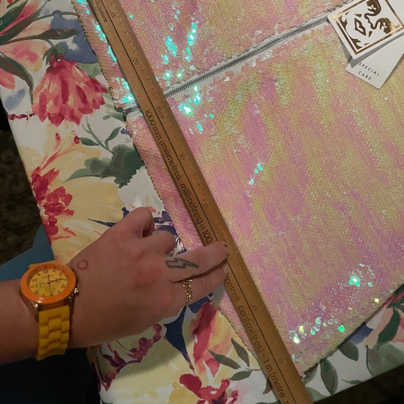 Beautiful sequin OBEY skirt - Picture 7 of 9